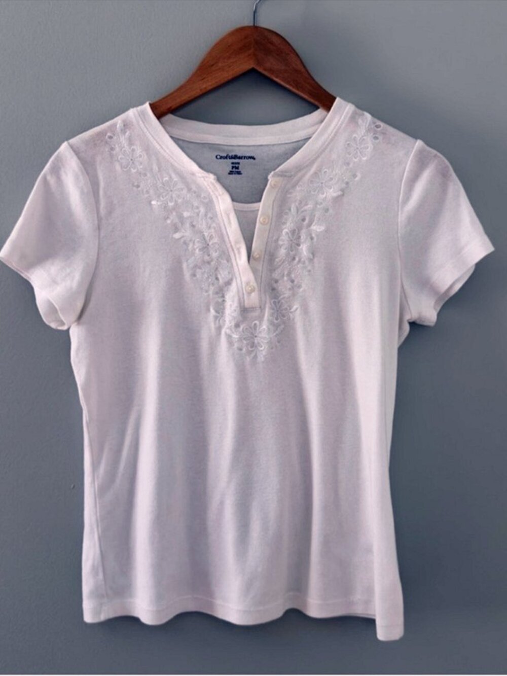 Croft & Barrow White Henley Top Floral Embroidery Button Placket Casual T‑Shirt - Picture 1 of 2